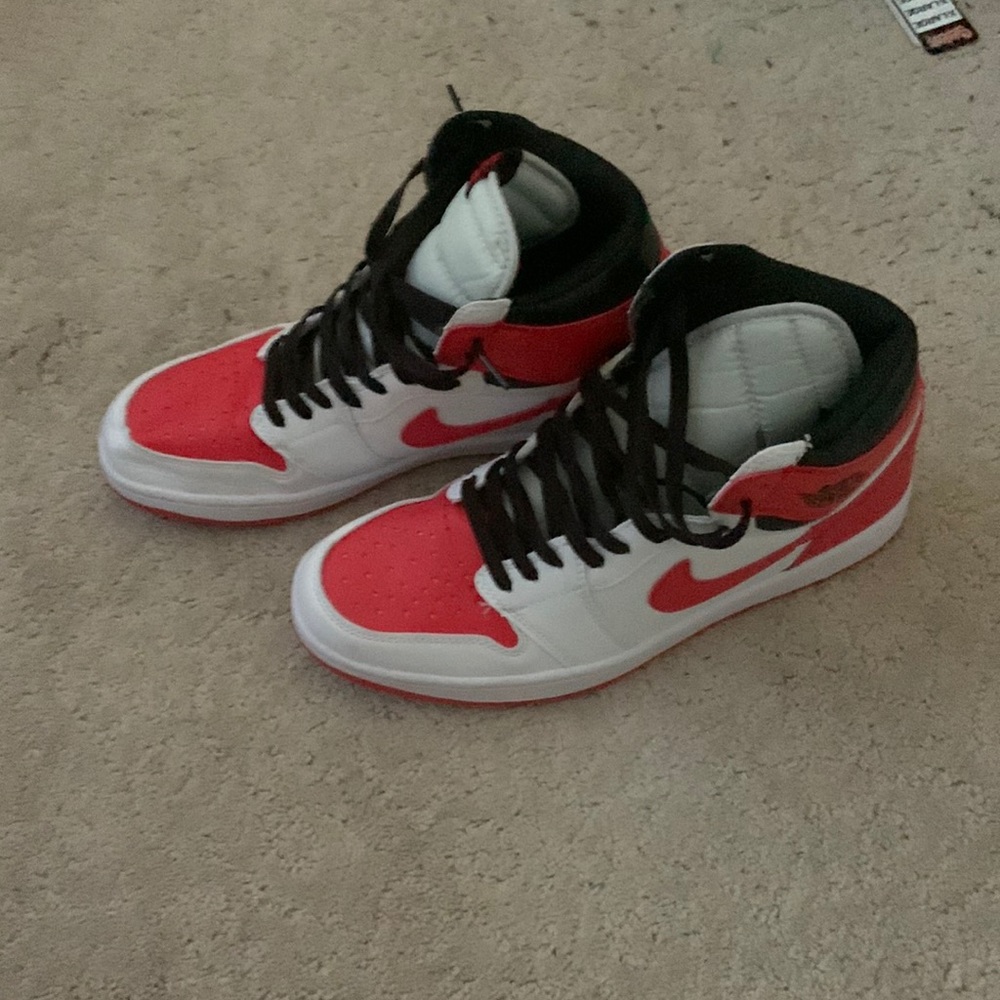 NEW - ONLY WORN TWICE